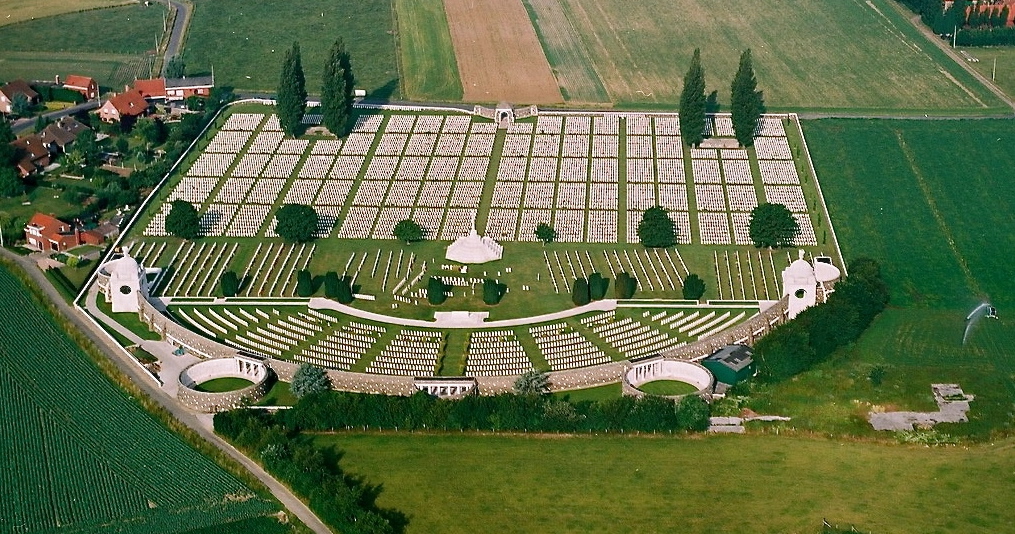 Tyne-Cot-Cemetery-Passchendaele0000